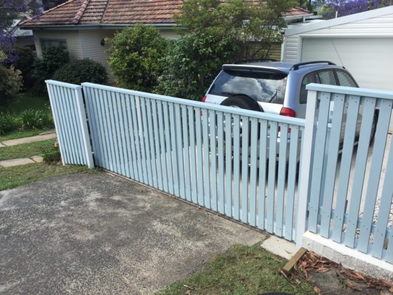 Automatic gate safety tips