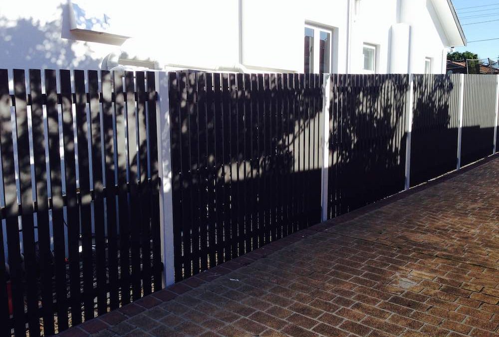 How to choose fence paint colours