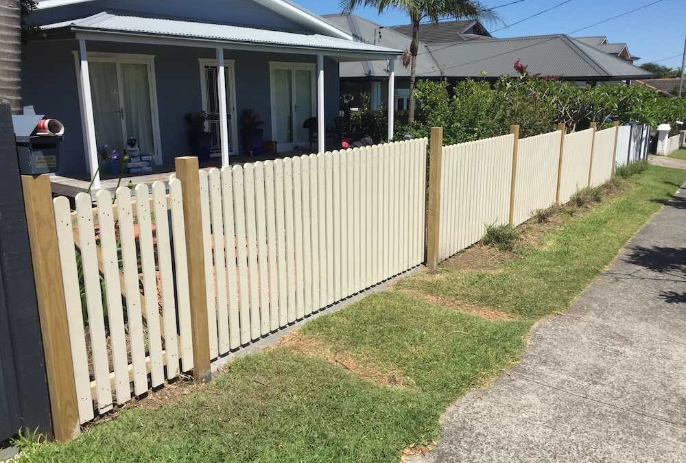 What’s the benefits of having a picket fence?