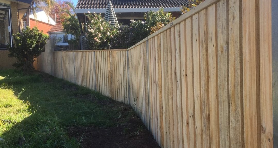 pine lap and cap fencing